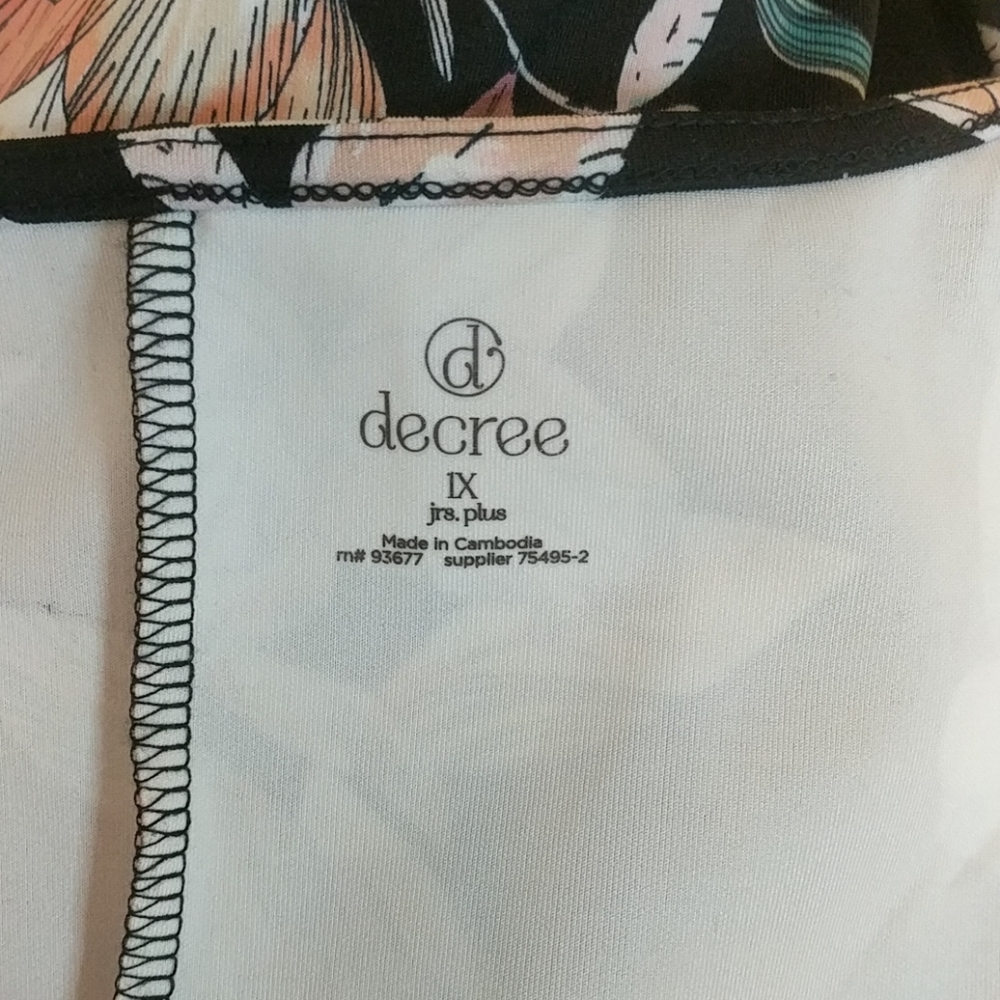 Decree hibiscus floral cut out crop top NWT Jrs + - Picture 4 of 6